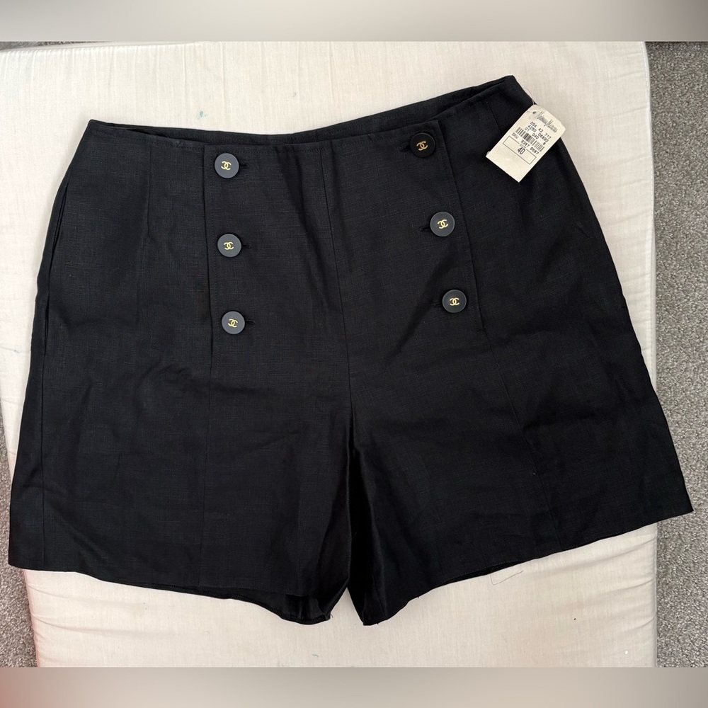 Authentic CHANEL Black CC logo buttons Shorts